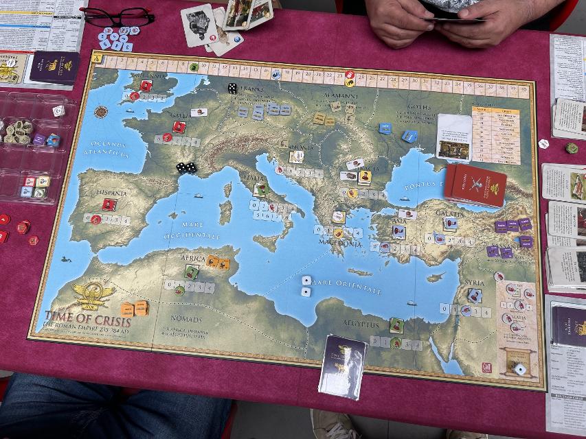 Time of Crisis: The Roman Empire in Turmoil, 235-284 AD on the table, photo by Enol Martínez Pérez “MrTaikyo”