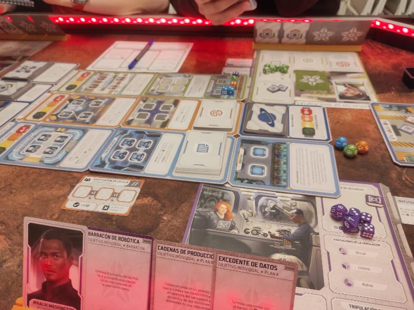Gen7: A Crossroads Game on the table, photo by Cainneth