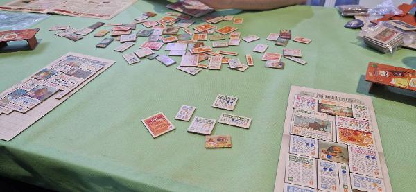 Les v pressu na stole, foto: Pere