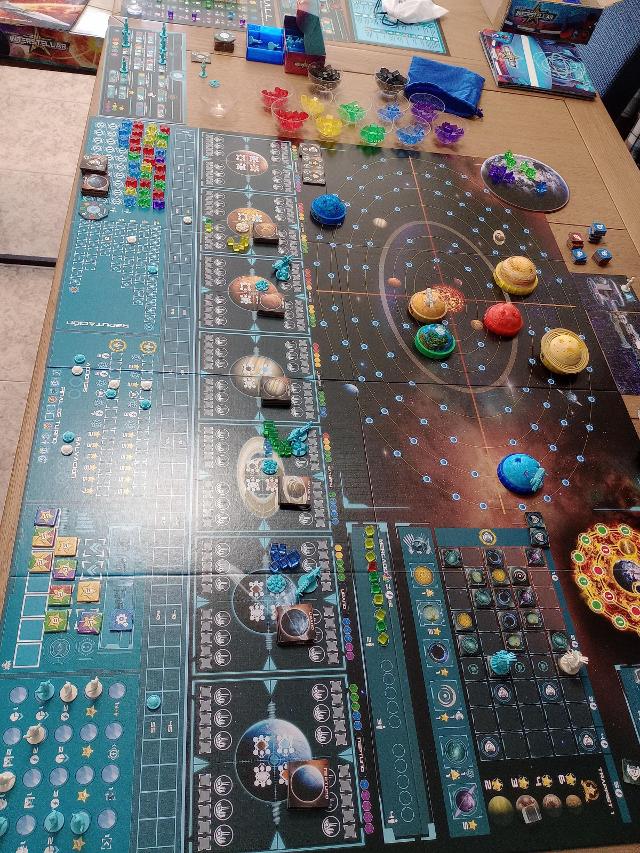 Starship Interstellar on the table, photo by carlos11tgn
