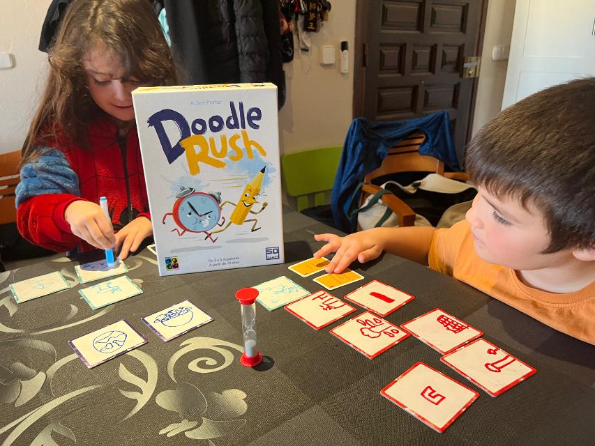 Doodle Rush sobre la taula, foto de Bruno Circulo Friki