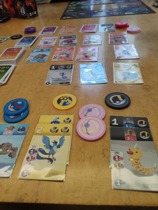 스플렌더: Pokémon (Splendor: Pokémon) på bordet, bilde av tienlevy