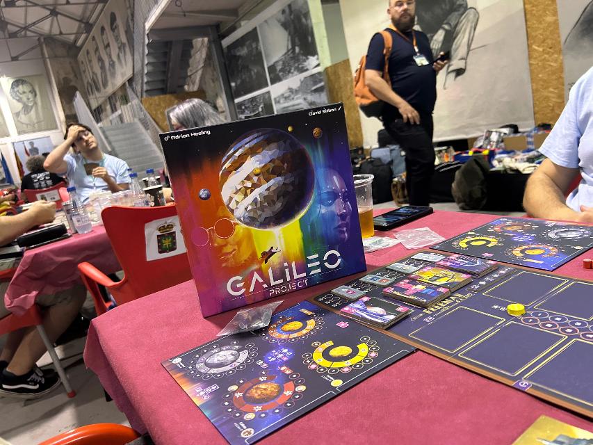 Galileo Project on the table, photo by Enol Martínez Pérez “MrTaikyo”