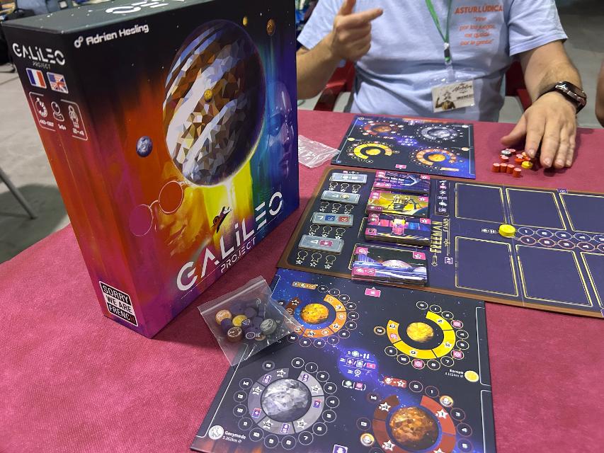Galileo Project on the table, photo by Enol Martínez Pérez “MrTaikyo”