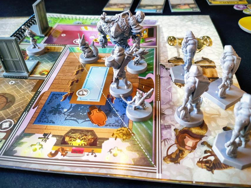 桌上的Familiar Tales,照片来自 Mario Estruch