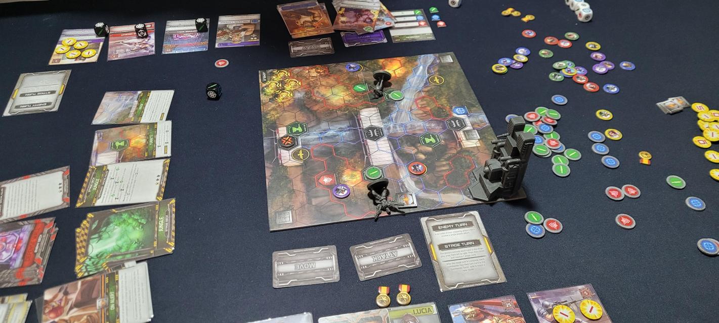 Contra: The Board Game auf dem Tisch, Foto von AtomicFenix