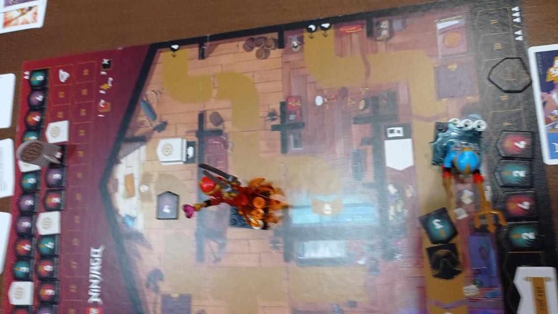 LEGO: NINJAGO – Destiny's Bounty Adventures on the table, photo by Carcolo