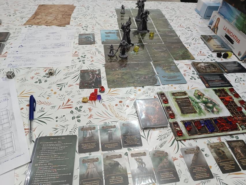 Tainted Grail: Upadek Avalonu na stole, zdjęcie: Viafora - Francesc