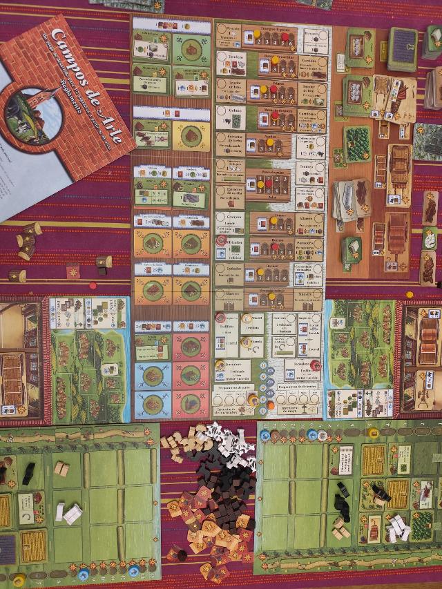 Fields of Arle: Big Box på bordet, foto af Oliver Hernandez