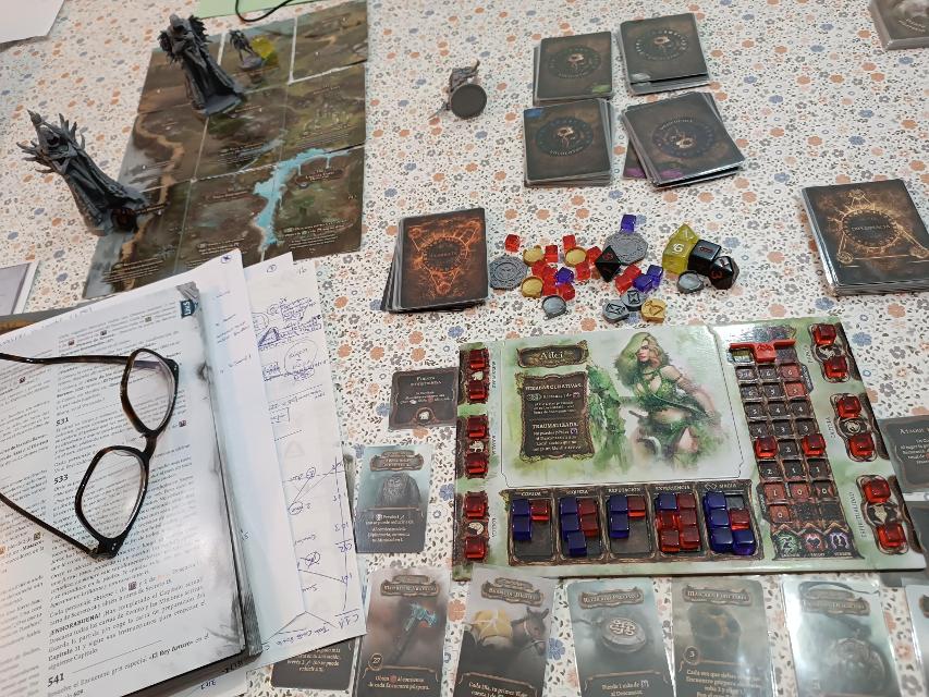 Tainted Grail: Upadek Avalonu na stole, zdjęcie: Viafora - Francesc