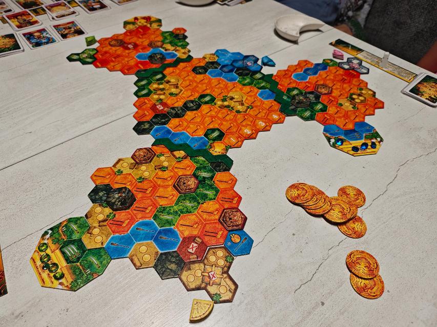 The Quest for El Dorado: The Golden Temples on the table, photo by Дмитрий Печень
