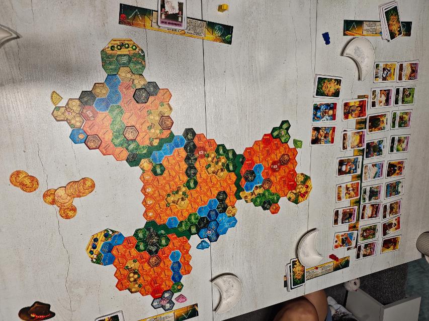 The Quest for El Dorado: The Golden Temples on the table, photo by Дмитрий Печень