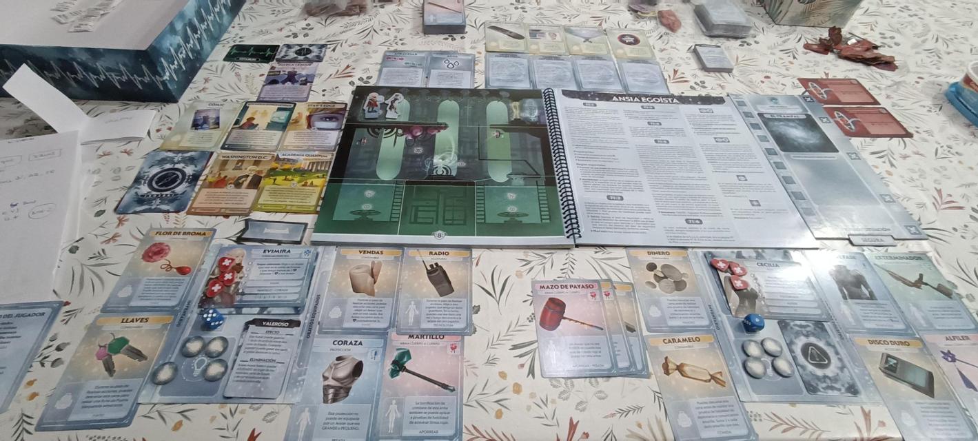 Comanauts on the table, photo by Viafora - Francesc