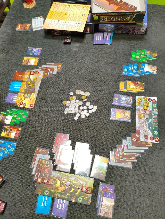 7 Wonders (Second Edition) sobre la taula, foto de Diego