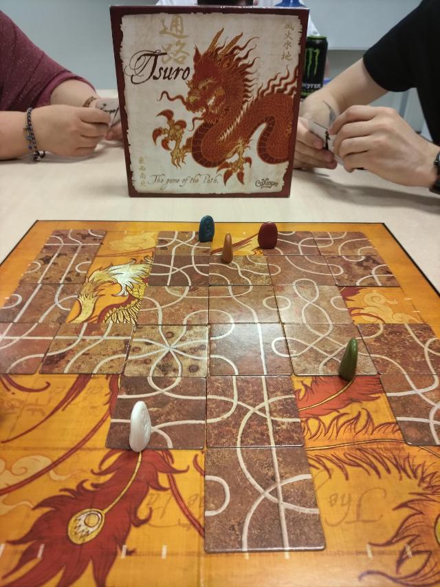 Tsuro sobre la taula, foto de Amy