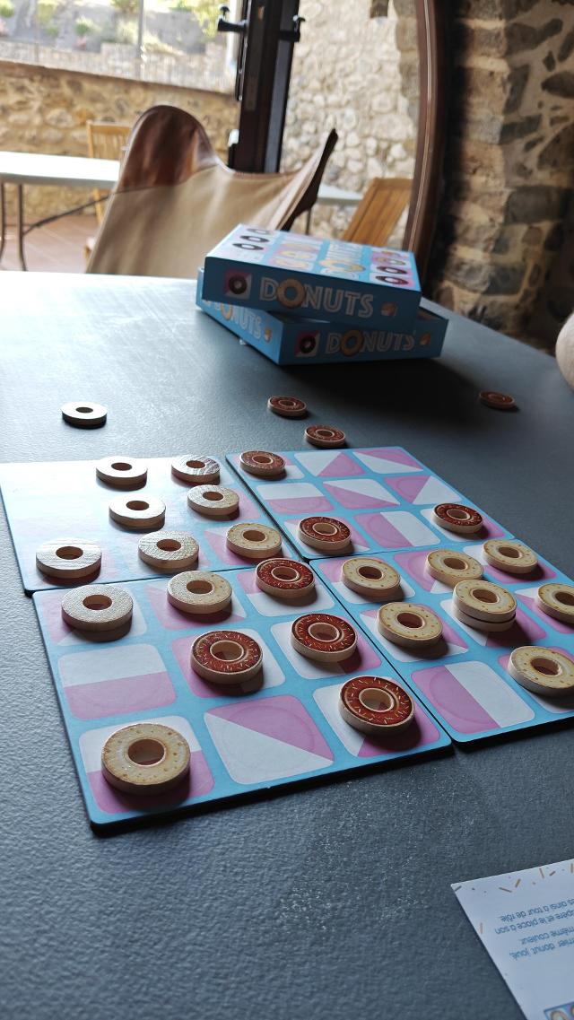 Donuts on the table, photo by Julio CC